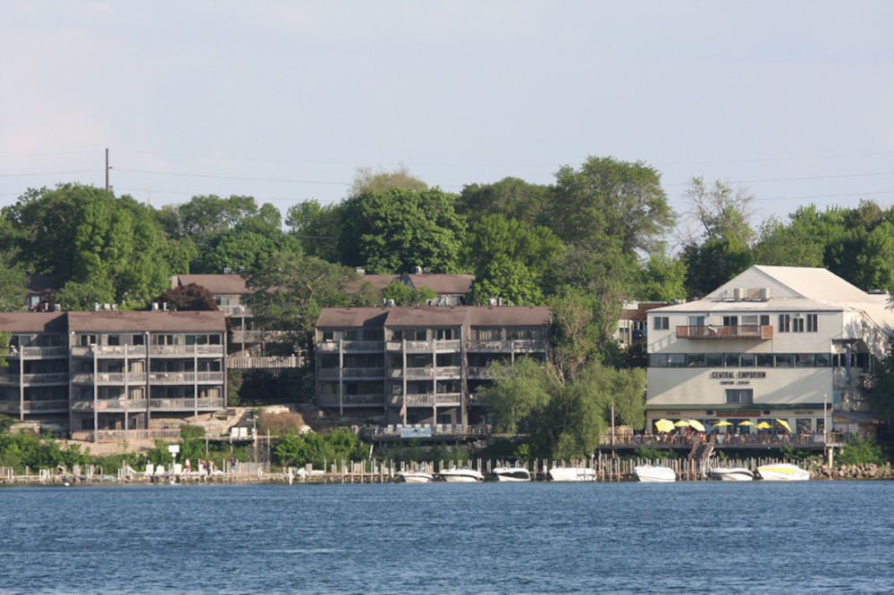 West Oaks Hotel Arnolds Park Exterior photo